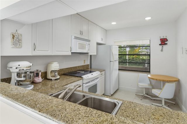 21827 Arriba Real L, Boca Raton, FL 33433