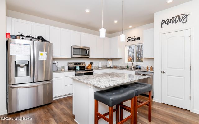 3607 Chaparral Ct, Louisville, KY 40229