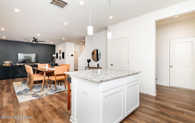 3607 Chaparral Ct, Louisville, KY 40229