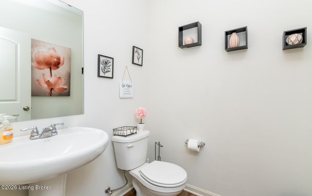 3607 Chaparral Ct, Louisville, KY 40229