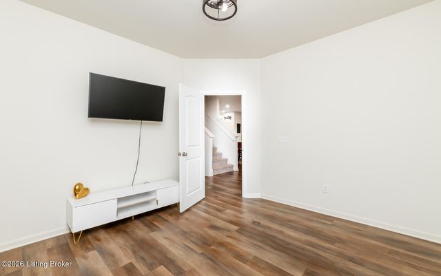 3607 Chaparral Ct, Louisville, KY 40229