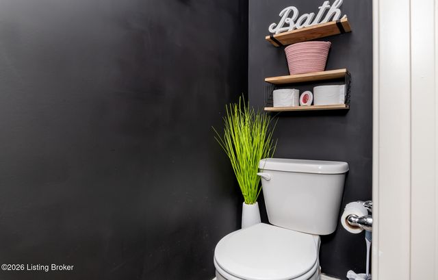 3607 Chaparral Ct, Louisville, KY 40229