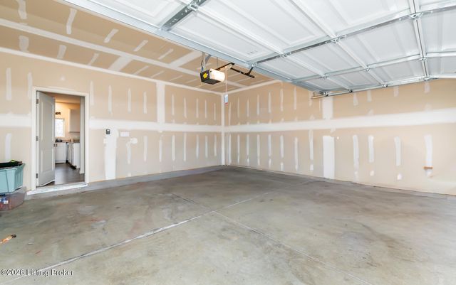 3607 Chaparral Ct, Louisville, KY 40229