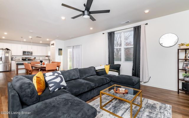 3607 Chaparral Ct, Louisville, KY 40229