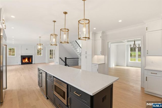 26 Huff Terrace, Montvale, NJ 07645