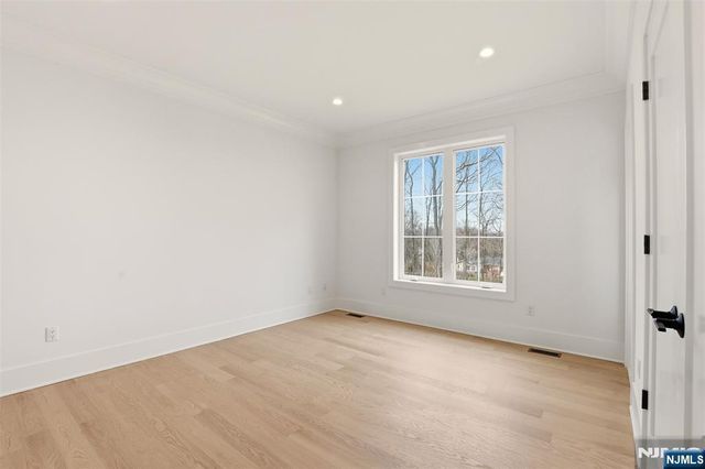26 Huff Terrace, Montvale, NJ 07645