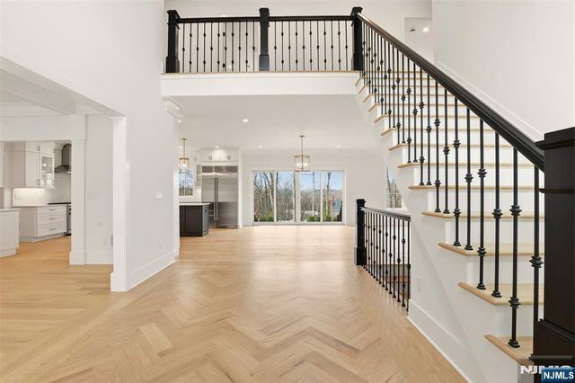 26 Huff Terrace, Montvale, NJ 07645