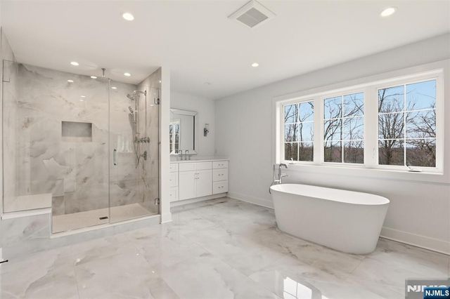 26 Huff Terrace, Montvale, NJ 07645