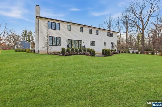 26 Huff Terrace, Montvale, NJ 07645
