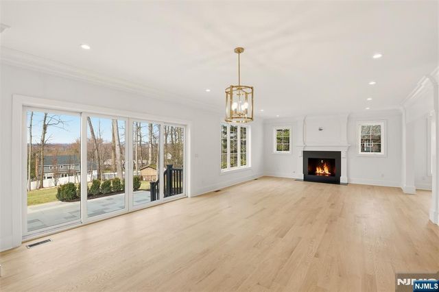 26 Huff Terrace, Montvale, NJ 07645