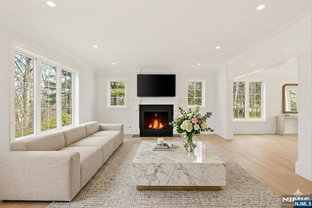 26 Huff Terrace, Montvale, NJ 07645