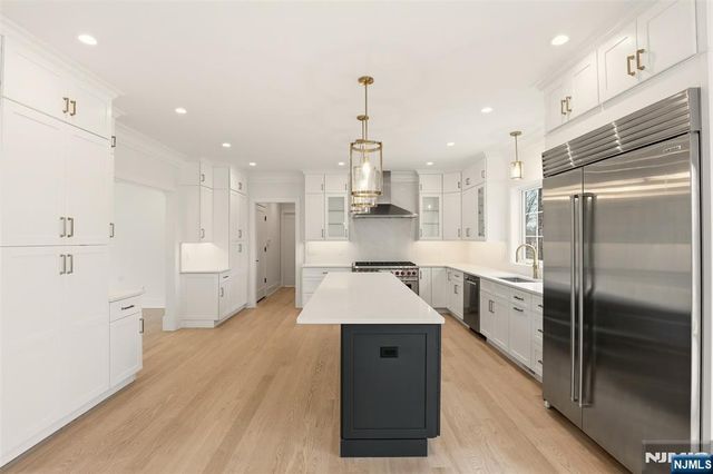 26 Huff Terrace, Montvale, NJ 07645