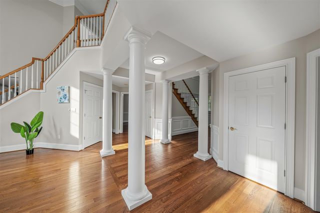 2086 Autumn Hill Drive, Ann Arbor, MI 48103