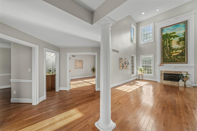 2086 Autumn Hill Drive, Ann Arbor, MI 48103