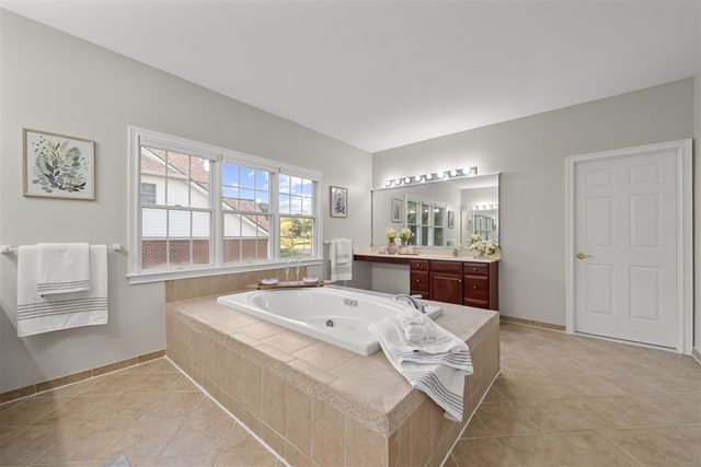 2086 Autumn Hill Drive, Ann Arbor, MI 48103