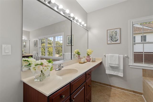 2086 Autumn Hill Drive, Ann Arbor, MI 48103