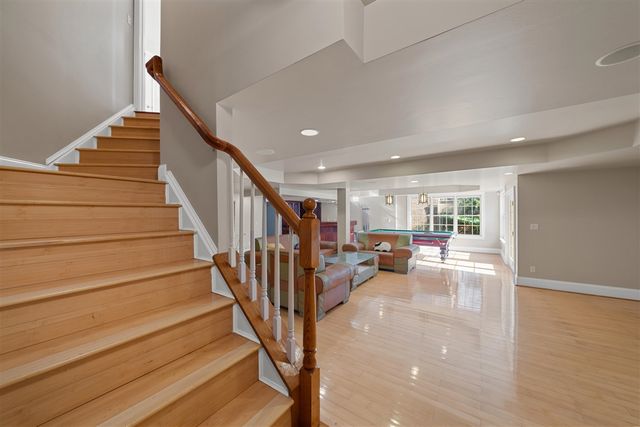 2086 Autumn Hill Drive, Ann Arbor, MI 48103