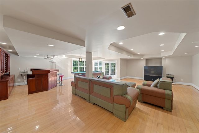 2086 Autumn Hill Drive, Ann Arbor, MI 48103