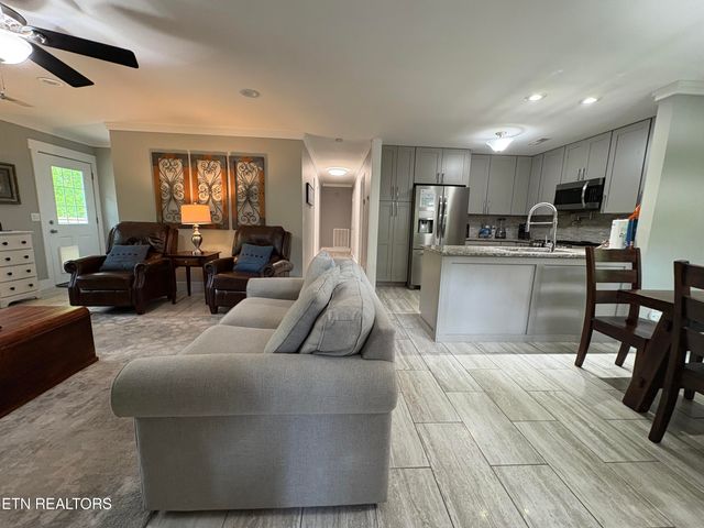 3461 Lost Branch Rd, Sevierville, TN 37862