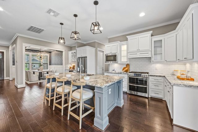 1527 Cheshire Lane, Houston, TX 77018