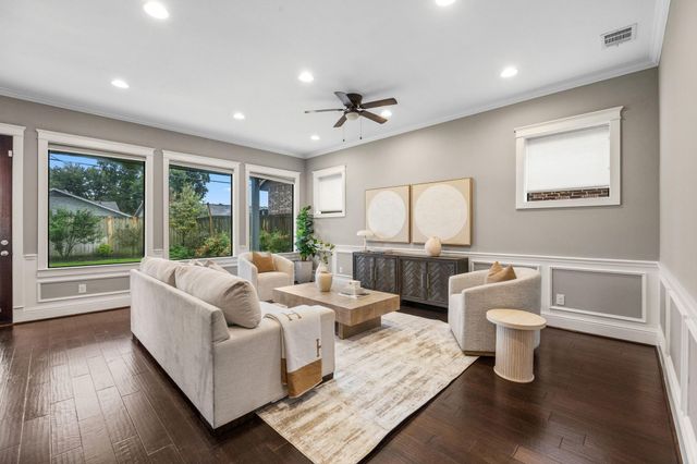1527 Cheshire Lane, Houston, TX 77018