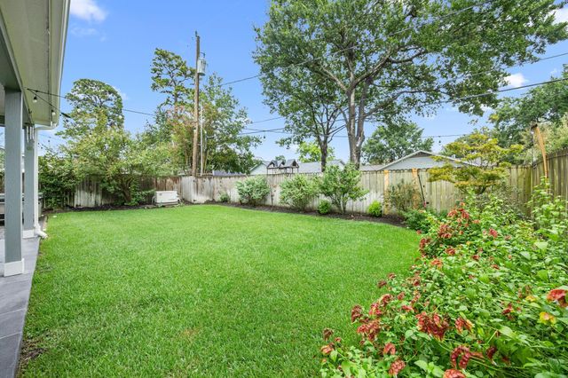 1527 Cheshire Lane, Houston, TX 77018