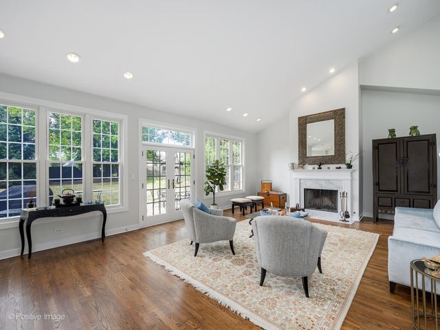 606 Greendale Road, Glenview, IL 60025