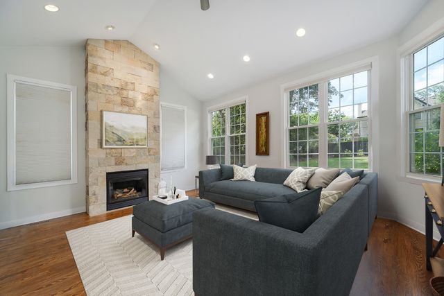 606 Greendale Road, Glenview, IL 60025