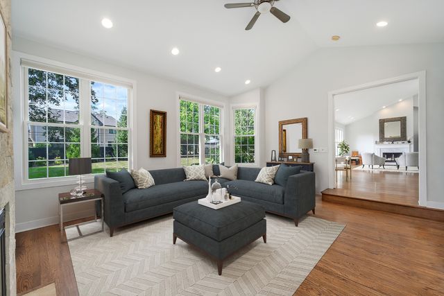 606 Greendale Road, Glenview, IL 60025