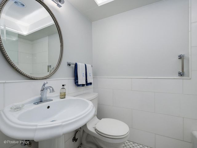 606 Greendale Road, Glenview, IL 60025