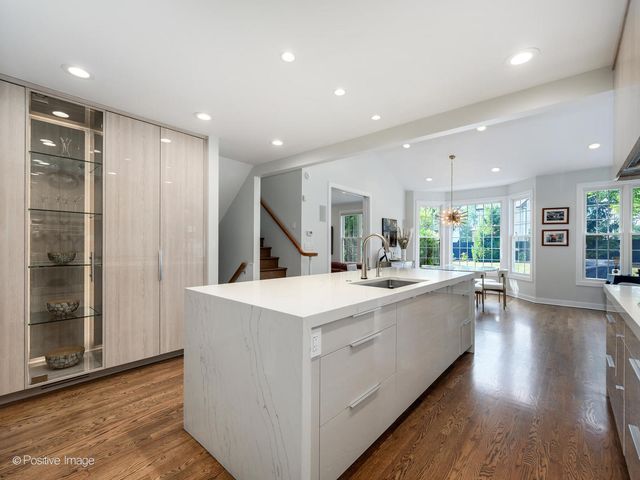 606 Greendale Road, Glenview, IL 60025