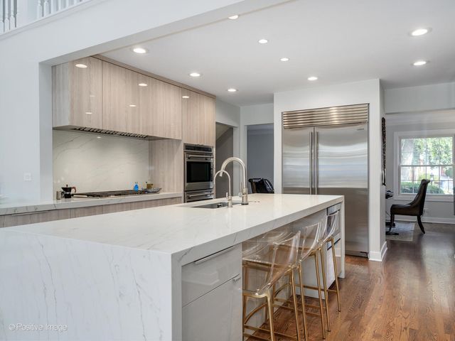 606 Greendale Road, Glenview, IL 60025