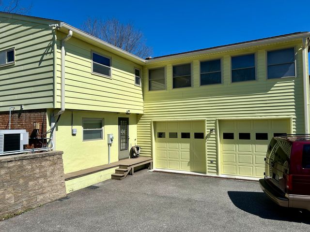 4208 Whitehall CIR, Roanoke, VA 24018