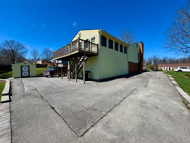 4208 Whitehall CIR, Roanoke, VA 24018