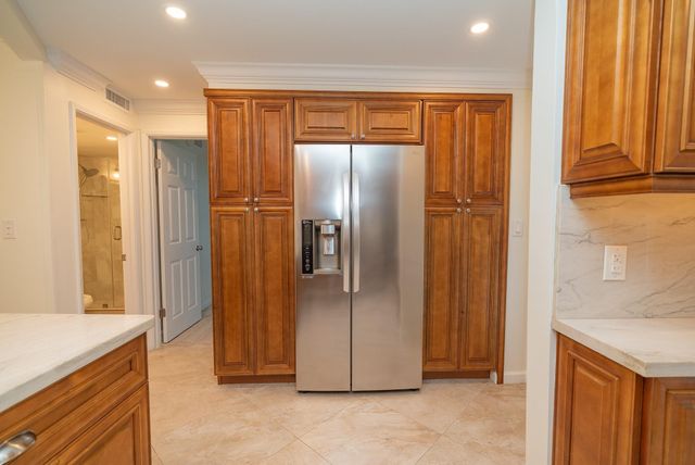 2731 NE 14th Street Causeway 208, Pompano Beach, FL 33062