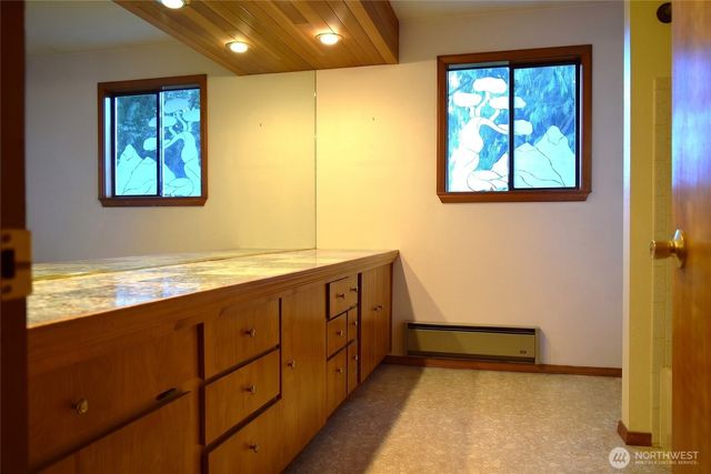 3520 NE 204th Street, Lake Forest Park, WA 98155