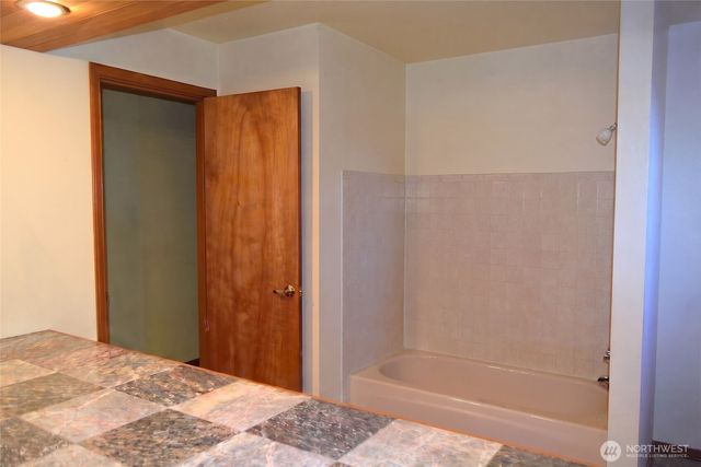 3520 NE 204th Street, Lake Forest Park, WA 98155