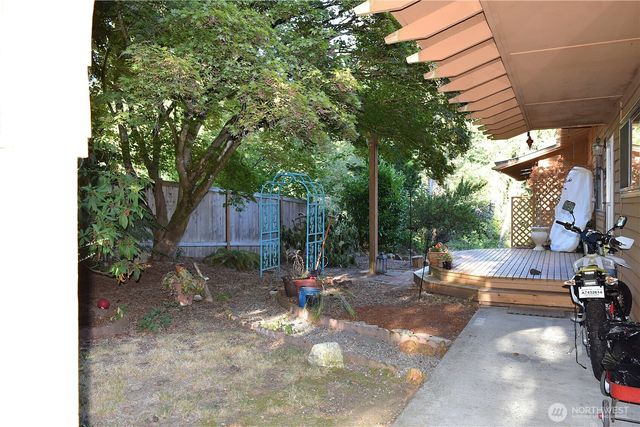 3520 NE 204th Street, Lake Forest Park, WA 98155