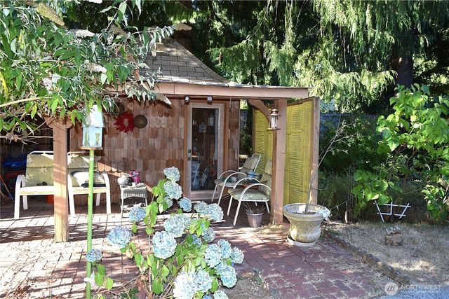 3520 NE 204th Street, Lake Forest Park, WA 98155