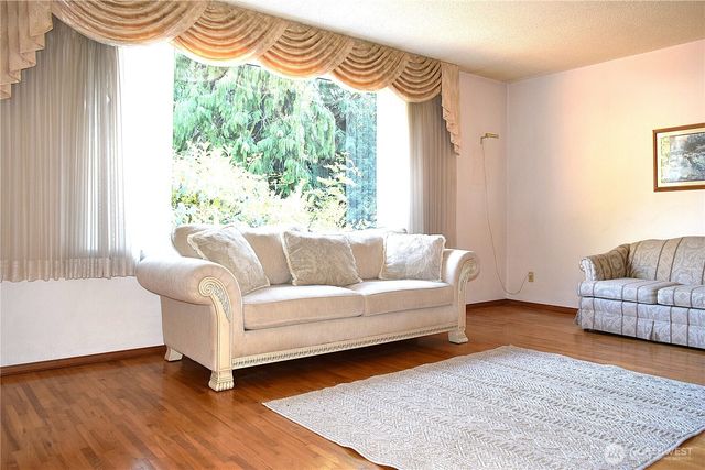 3520 NE 204th Street, Lake Forest Park, WA 98155