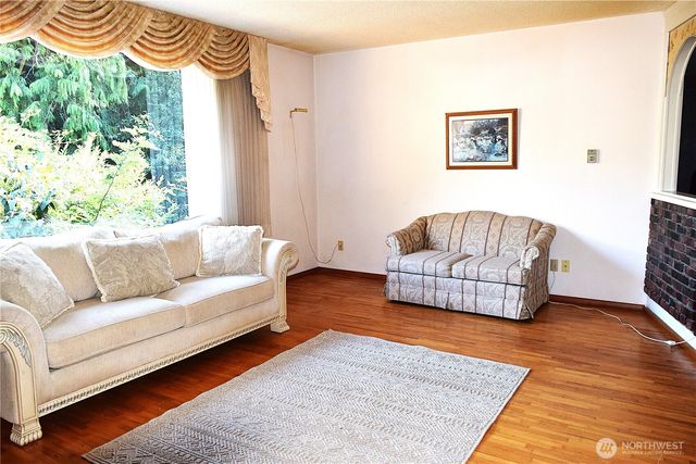 3520 NE 204th Street, Lake Forest Park, WA 98155