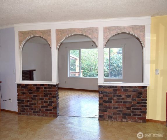 3520 NE 204th Street, Lake Forest Park, WA 98155