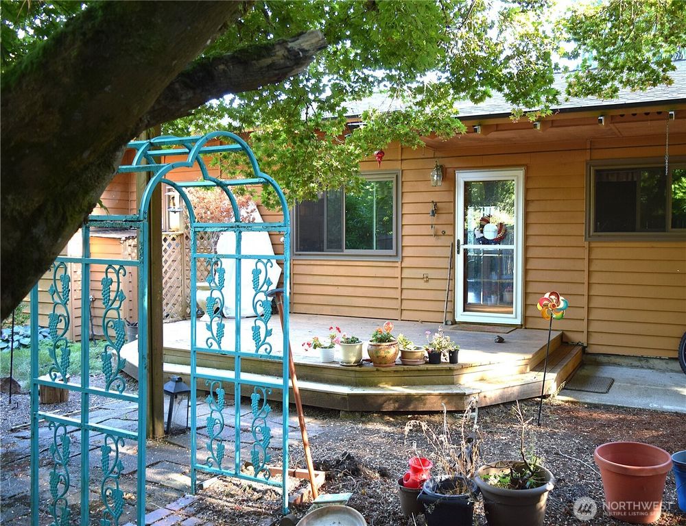 3520 NE 204th Street, Lake Forest Park, WA 98155
