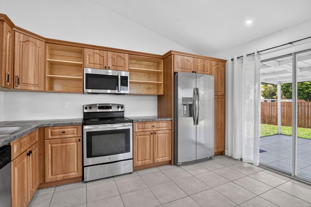 23172 Bentley Place, Boca Raton, FL 33433