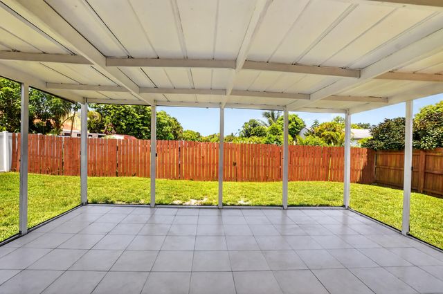 23172 Bentley Place, Boca Raton, FL 33433