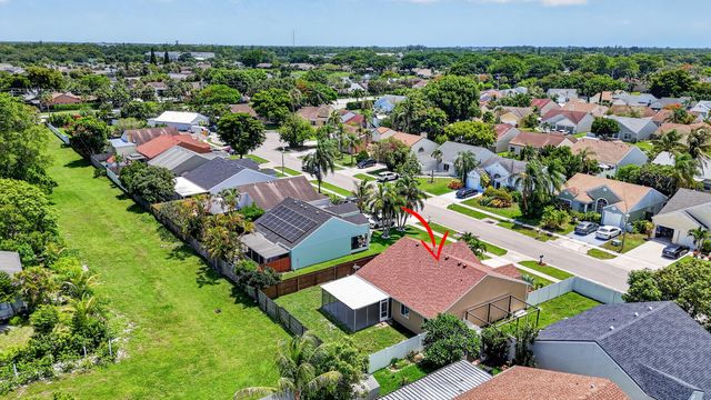 23172 Bentley Place, Boca Raton, FL 33433