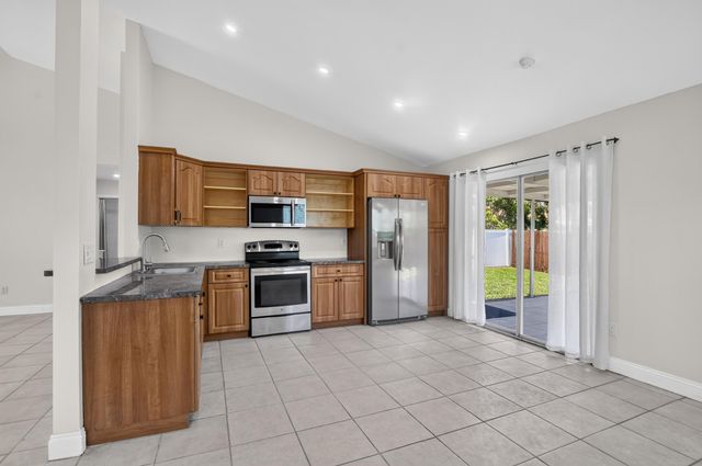 23172 Bentley Place, Boca Raton, FL 33433