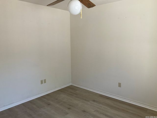 902 Eagle Creek Dr., Floresville, TX 78114