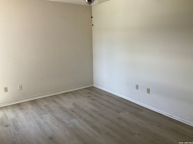 902 Eagle Creek Dr., Floresville, TX 78114