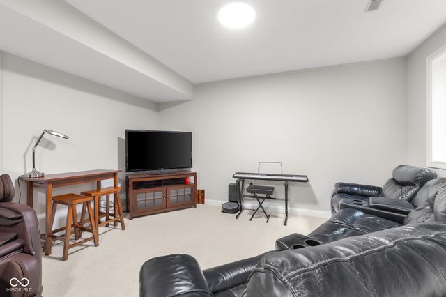 3610 Woodfield Place, Columbus, IN 47203